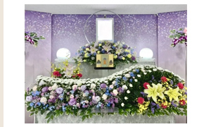 故人様にぴったりの生花祭壇を